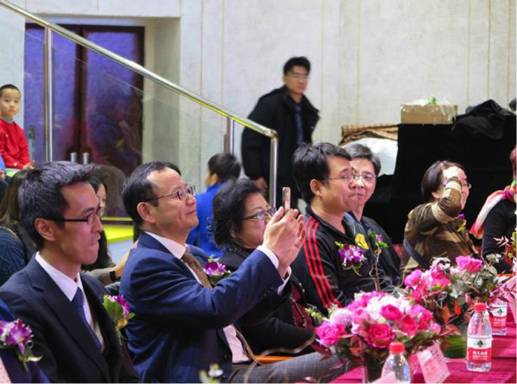 音乐之声暖寒冬 金沙js93252乐器捐赠爱心行动走进中国儿童中心艺术宫