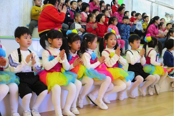 音乐之声暖寒冬 金沙js93252乐器捐赠爱心行动走进中国儿童中心艺术宫