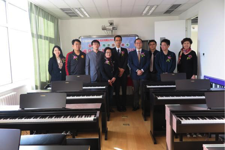 音乐之声暖寒冬 金沙js93252乐器捐赠爱心行动走进中国儿童中心艺术宫