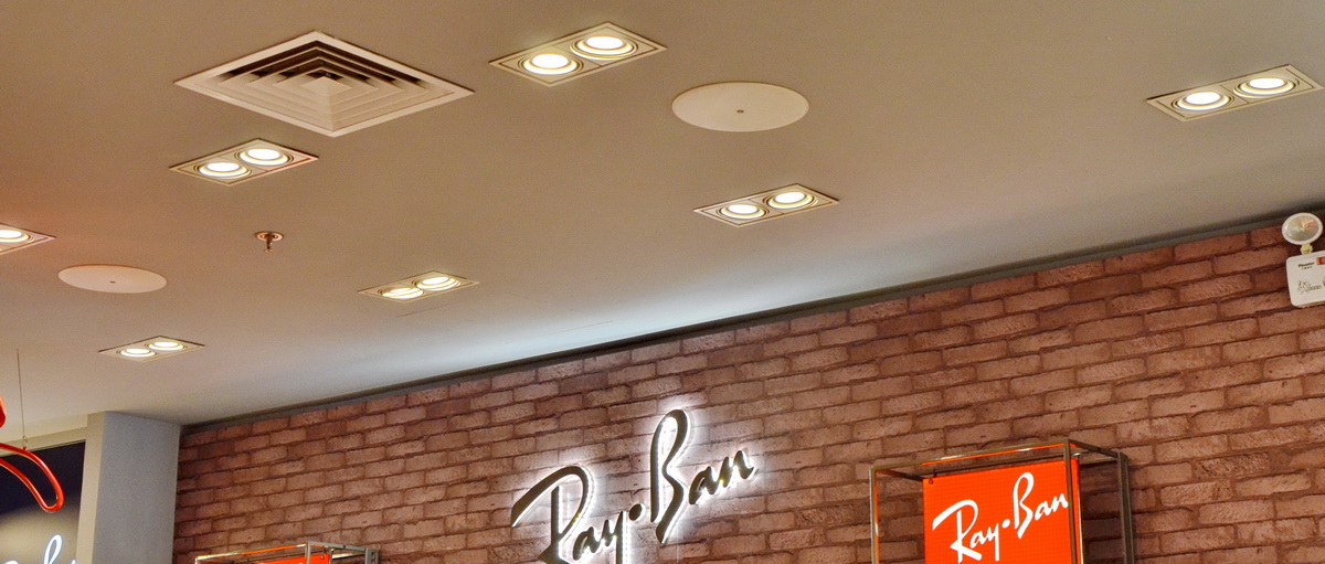 Ray?Ban 宏伊国际广场店——金沙js93252 CIS 商用安装系统的经典应用