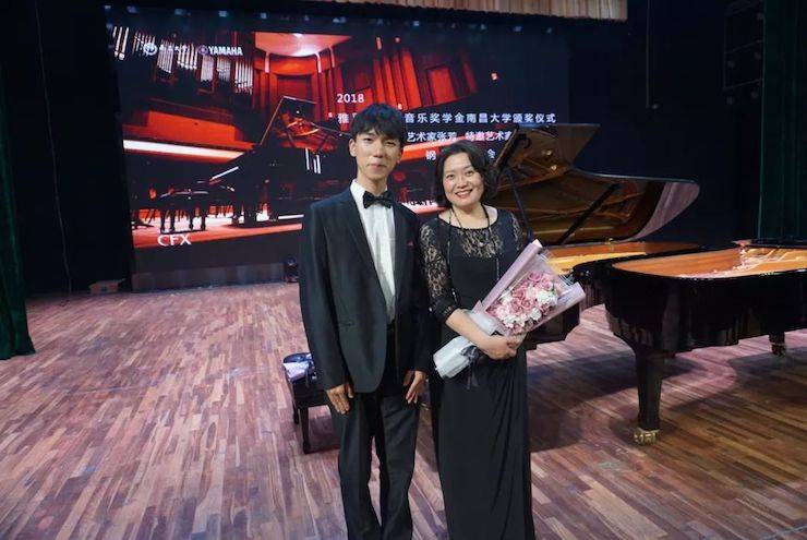 张芳、冯子祥钢琴音乐会