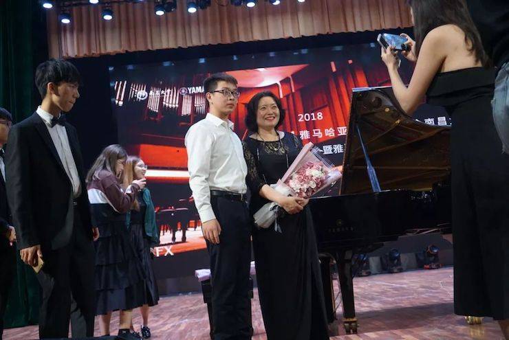 张芳、冯子祥钢琴音乐会