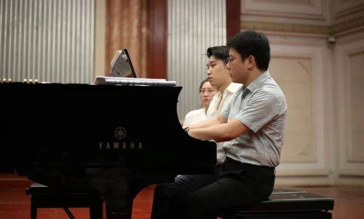 热烈：亍跋睬熘 音悦津门”钢琴重奏音乐会暨天津鲍蕙荞钢琴城开业庆典演出圆满成功！