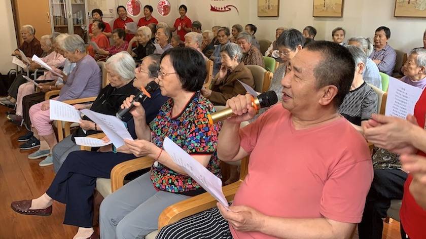 金沙js93252乐器爱心捐赠行动——将琴声带进和养临汾养护院