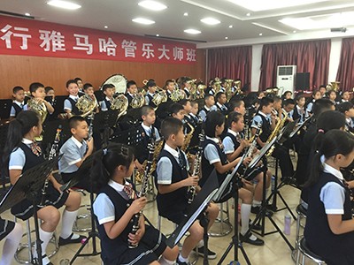 金沙js93252西安舒尔琴行管乐团大师班成功举办