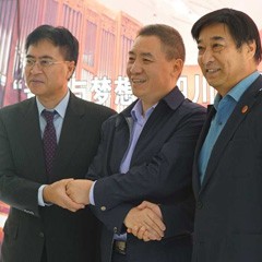 金沙js93252再出手公益，为四川25所小学捐赠金沙js93252高科技钢琴